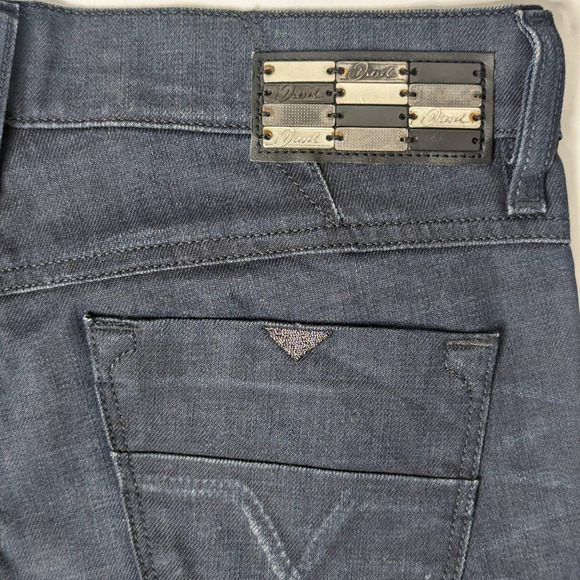 NWT DIESEL Livy Super Slim Straight Dark Wash Stretch 00CNZ7 24x32 Womens Jeans - Picture 4 of 7